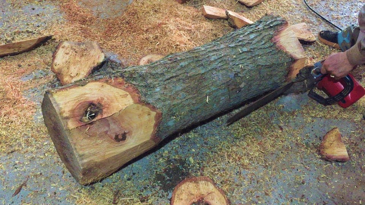 WOODWORKING DANGEROUS // Woodturning A Cedar wood Log with Nails Destroy Lathe Blades