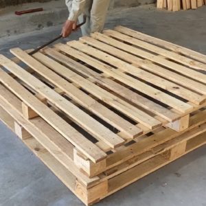 8 Incredible Woodworking Projects From Old Pallets You Must See - Cheap Furniture From Old Pallets