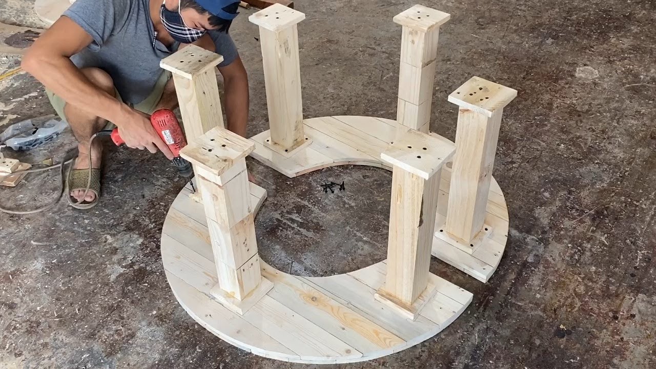 Build A Set Of Outdoor Tables And Chairs From Old Wooden Pallets - Amazing Ideas Woodworking Project