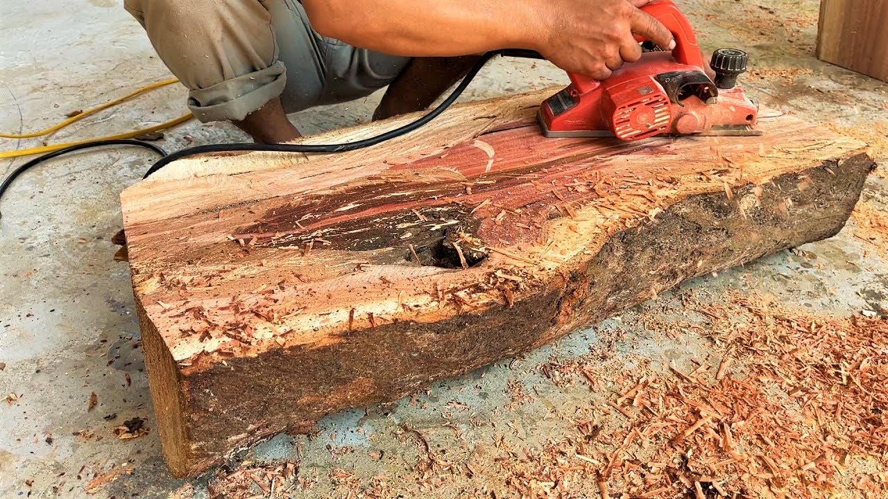 Rustic Chair from The Tree // Unique Garden Backyard Ideas Amazing Easy Woodworking